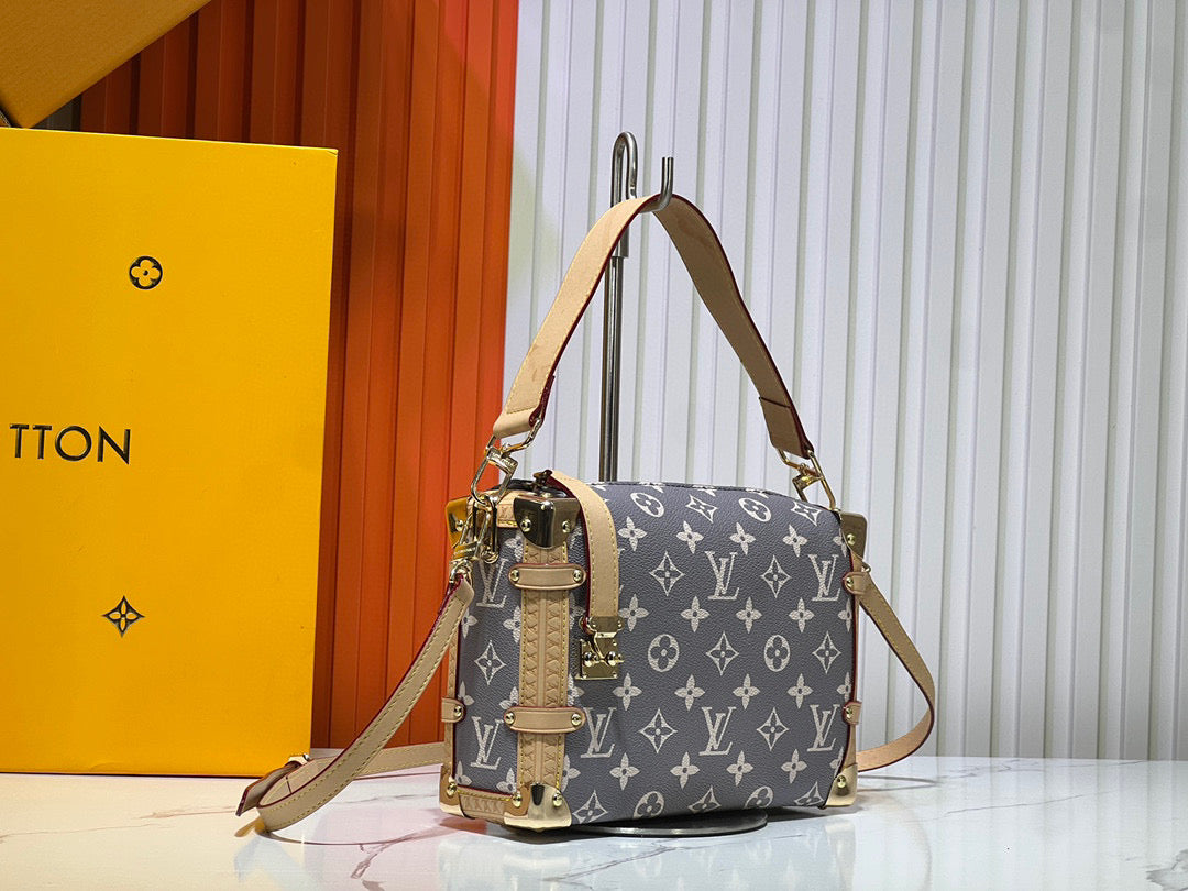 B1N55E19 Popular leather bag