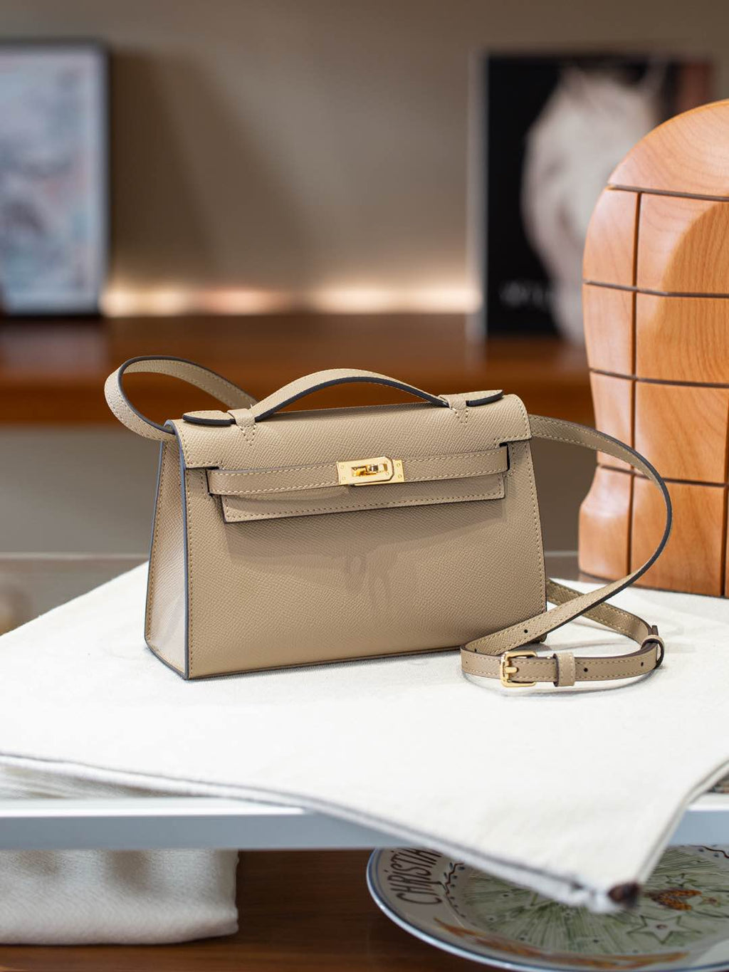 B1R66A6 Popular leather bag