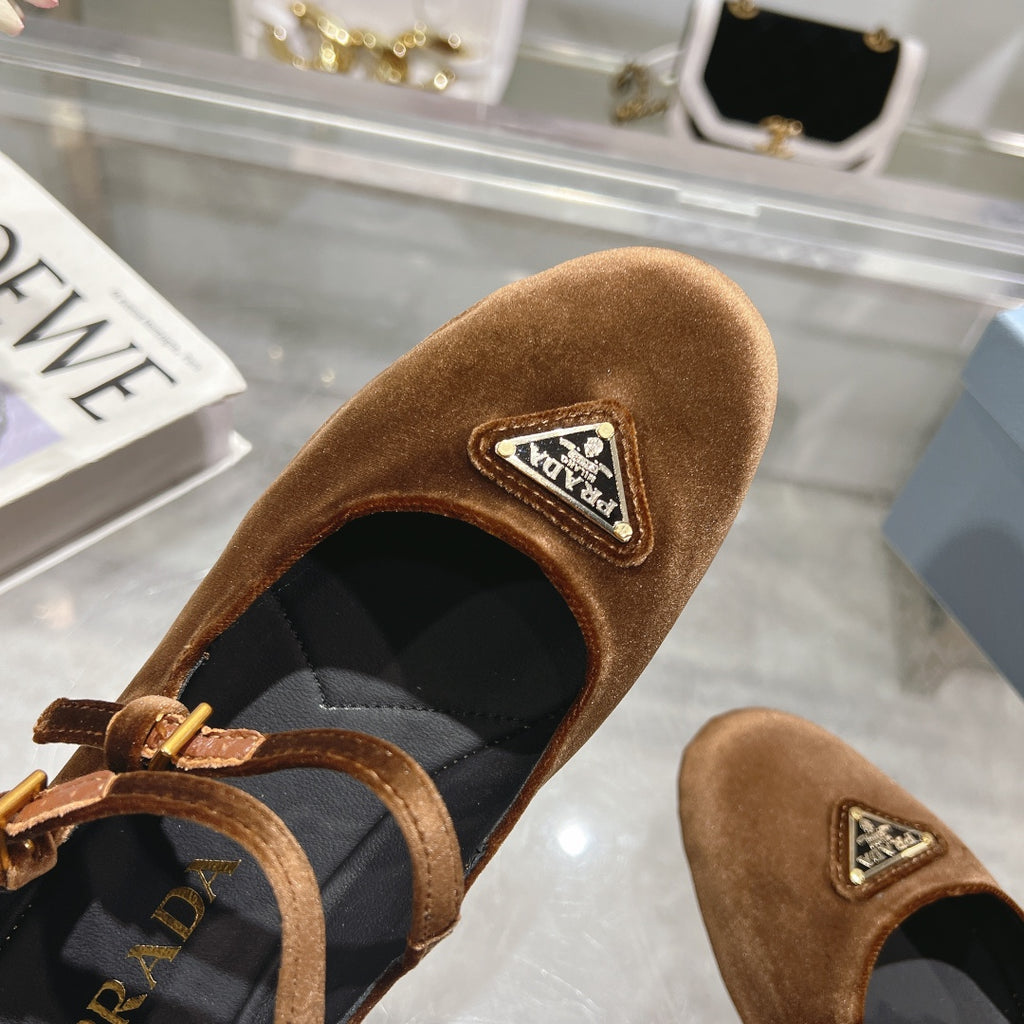 Z2Q105P380 Popular high-quality Shoes