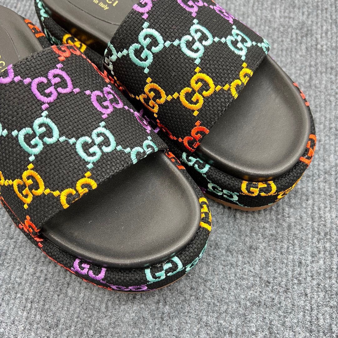 Z5ZB122 Popular slippers  Sole thickness 5.5cm