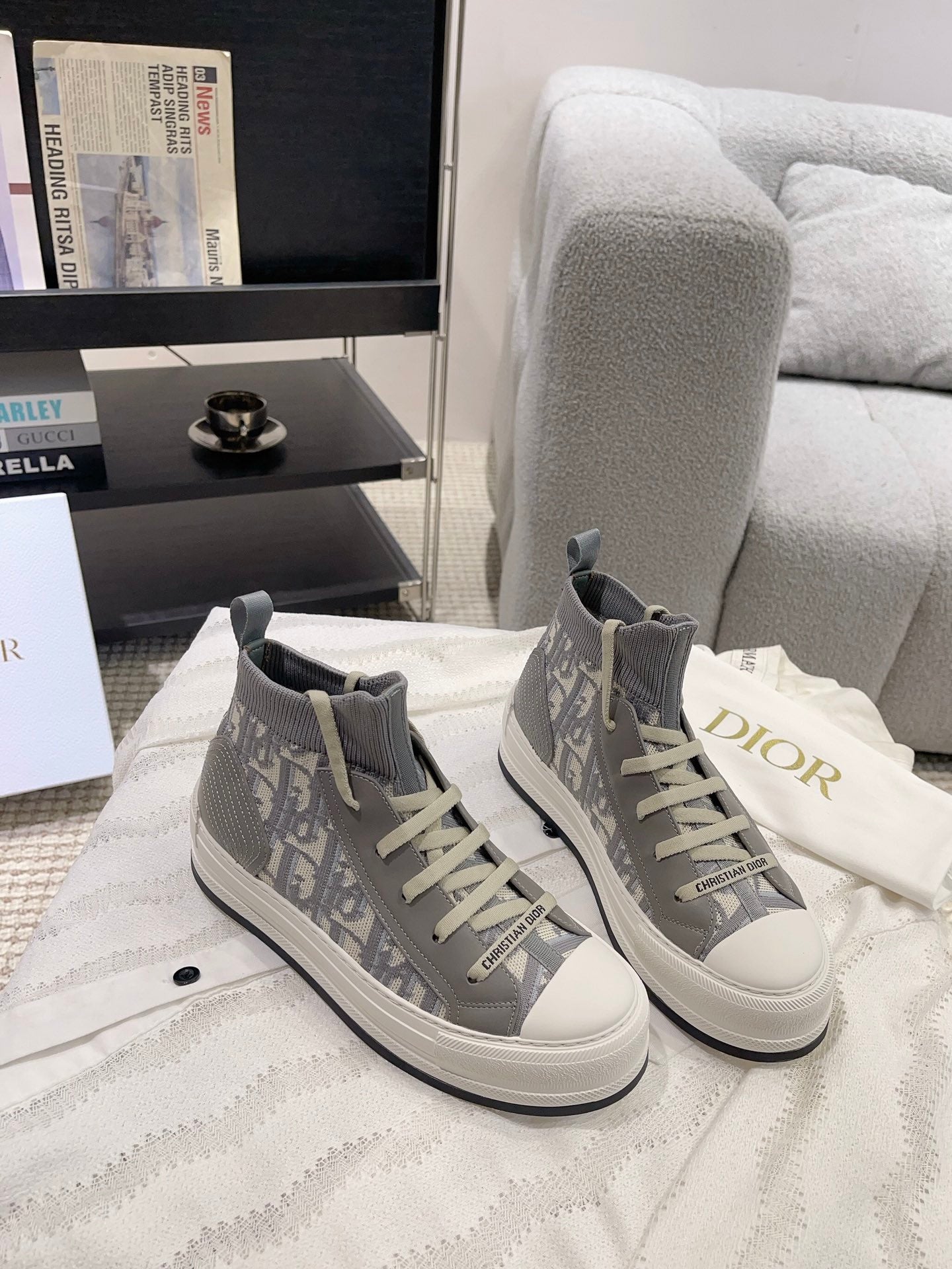 Z2Q105D427 Popular high-quality Shoes
