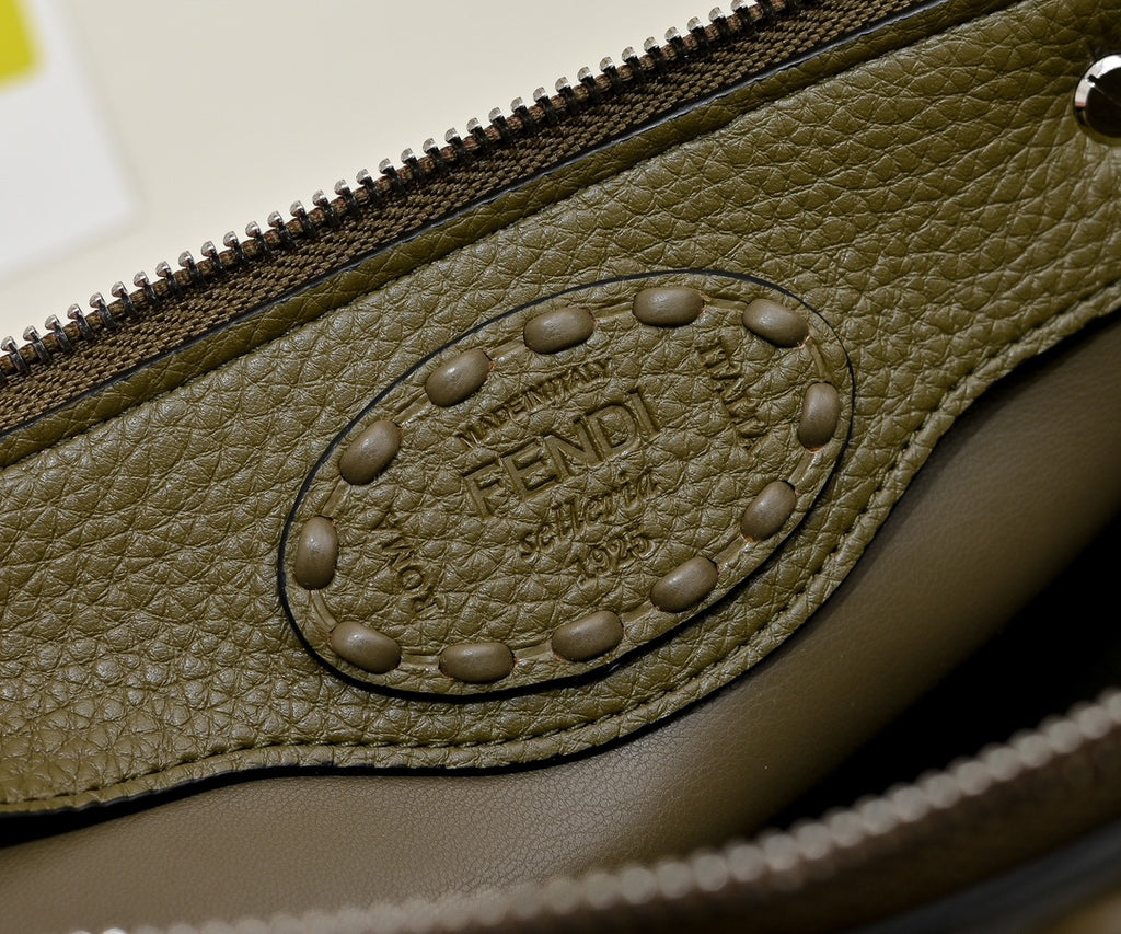 B1W35F109 Popular  leather bag
