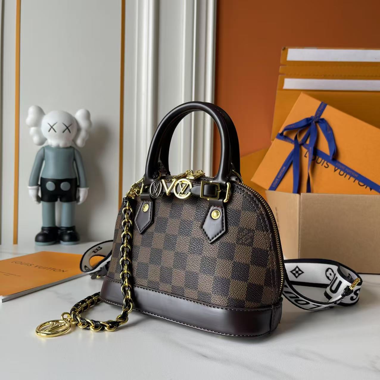 B1P46E95 Popular leather bag