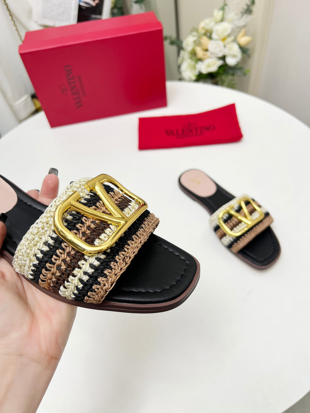 Z2Q55VL31  Popular Slippers