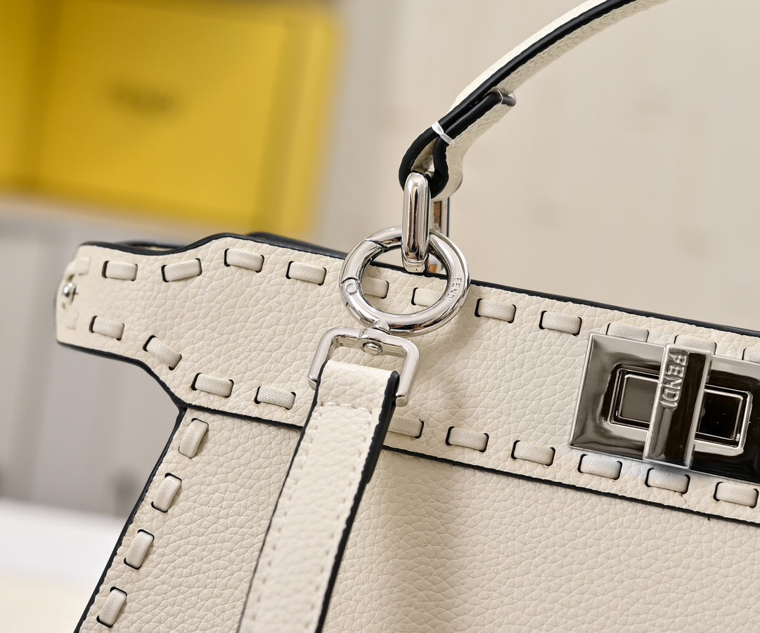B1R15F137 Popular leather bag