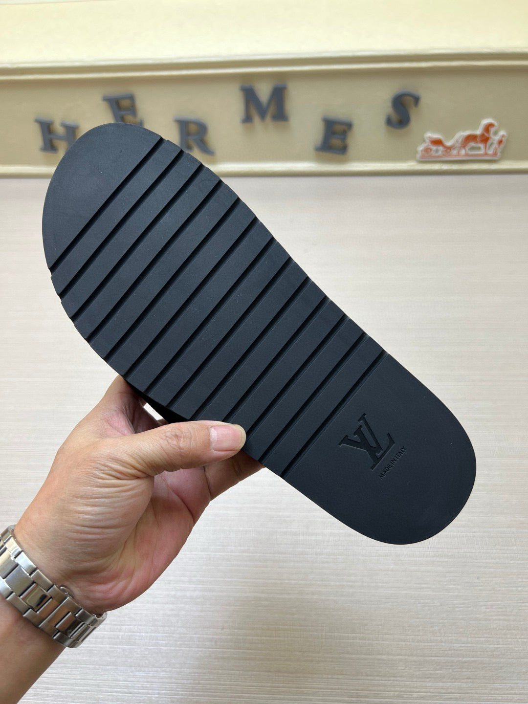 Z5N75E6  Popular Slippers