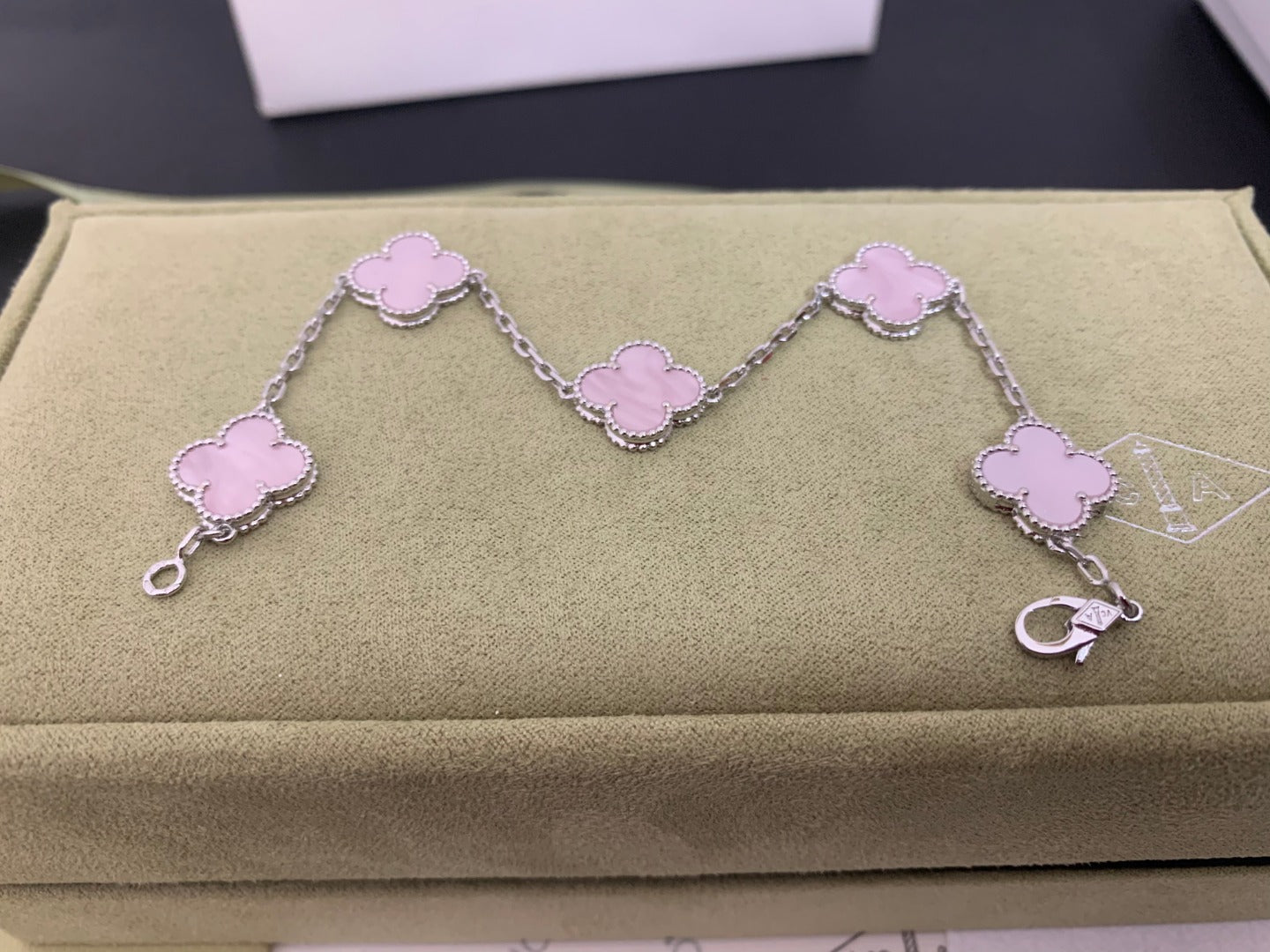 X5X53VA180K  Popular bracelets 5 flowers normal size1.5cm flower