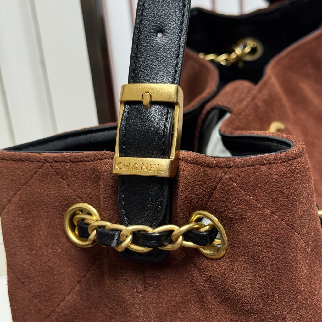 B1P46C17 Popular leather bag