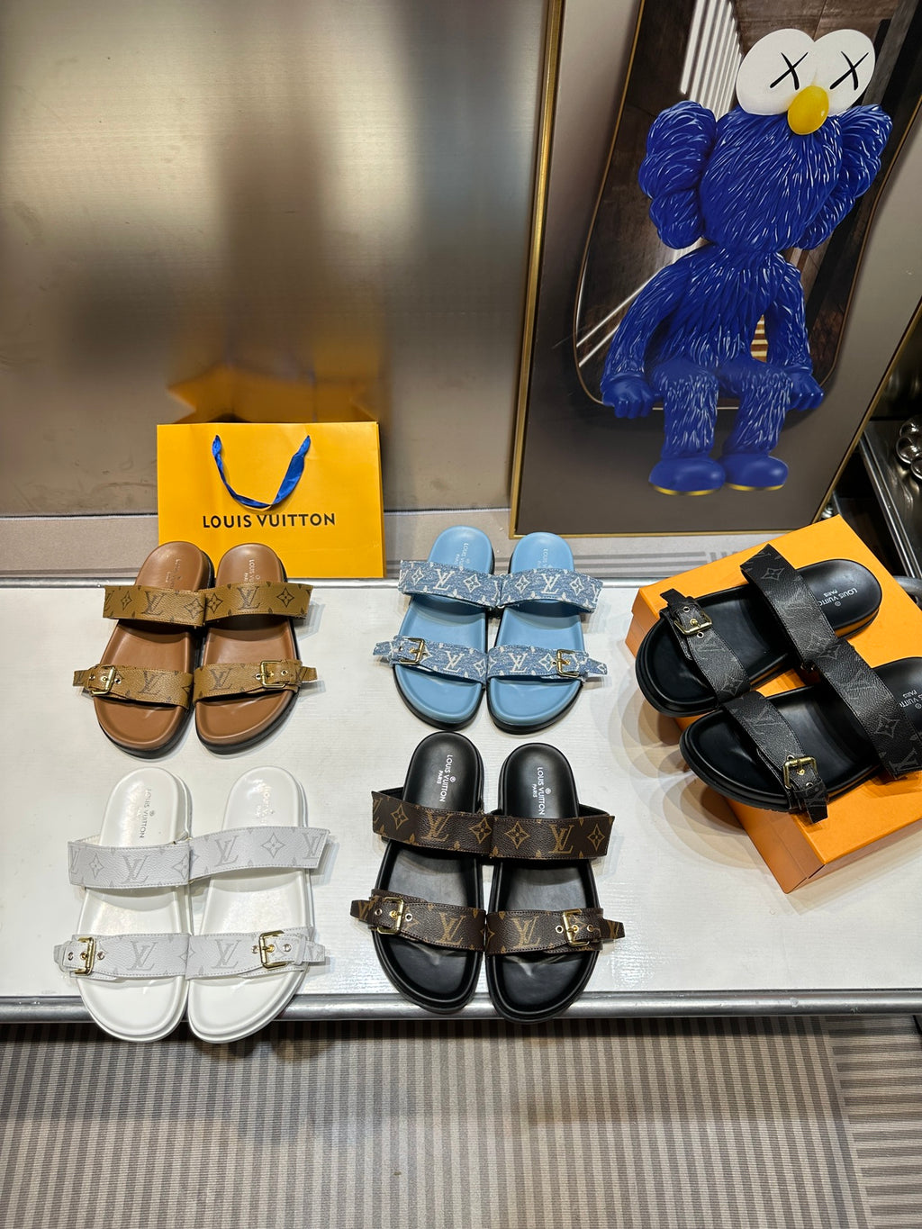 Z1ZE10 Popular sandals