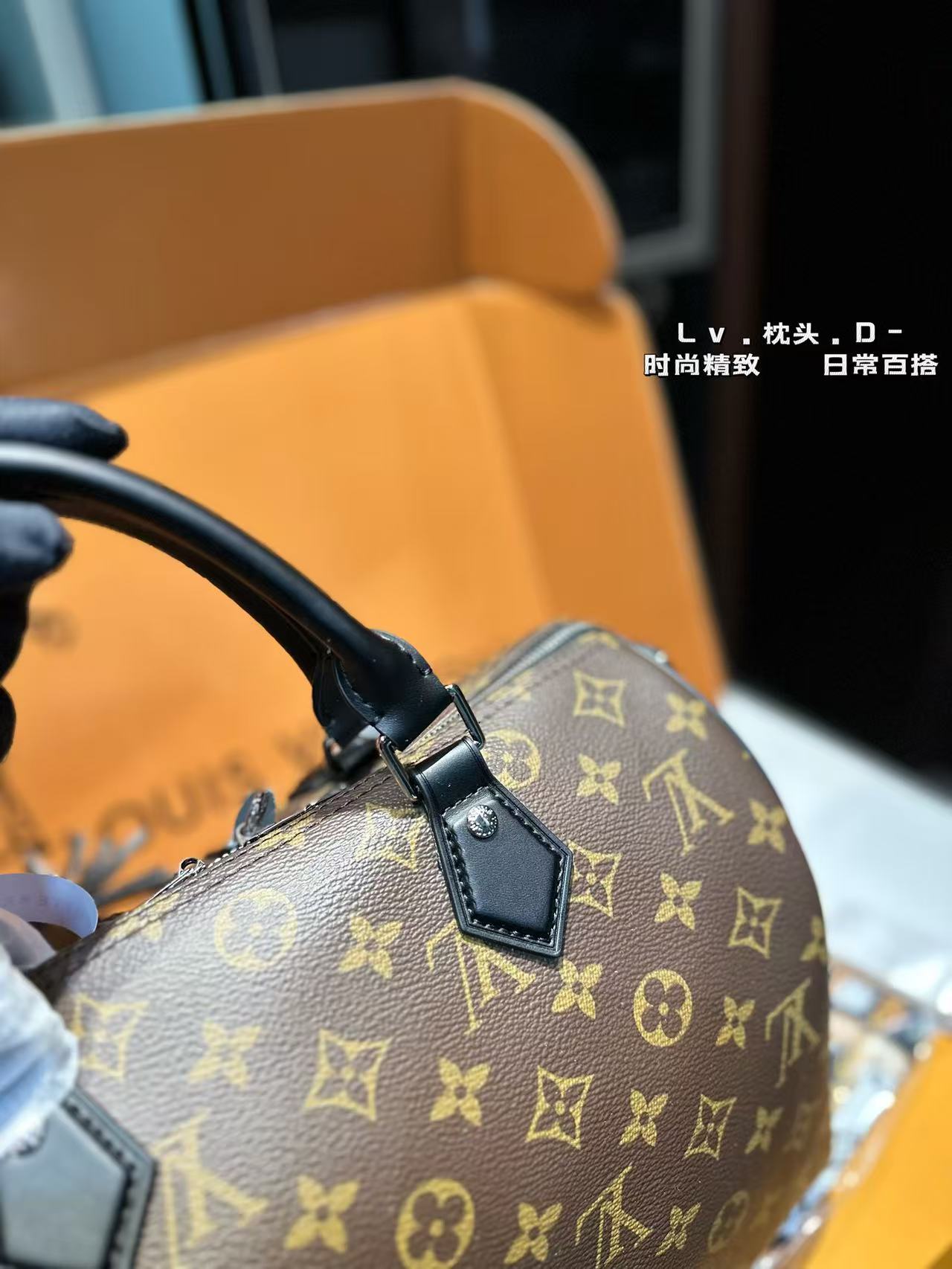 B1W15E22 Popular   leather bag