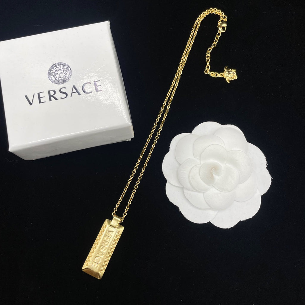 X1R75V63X Popular    Necklaces