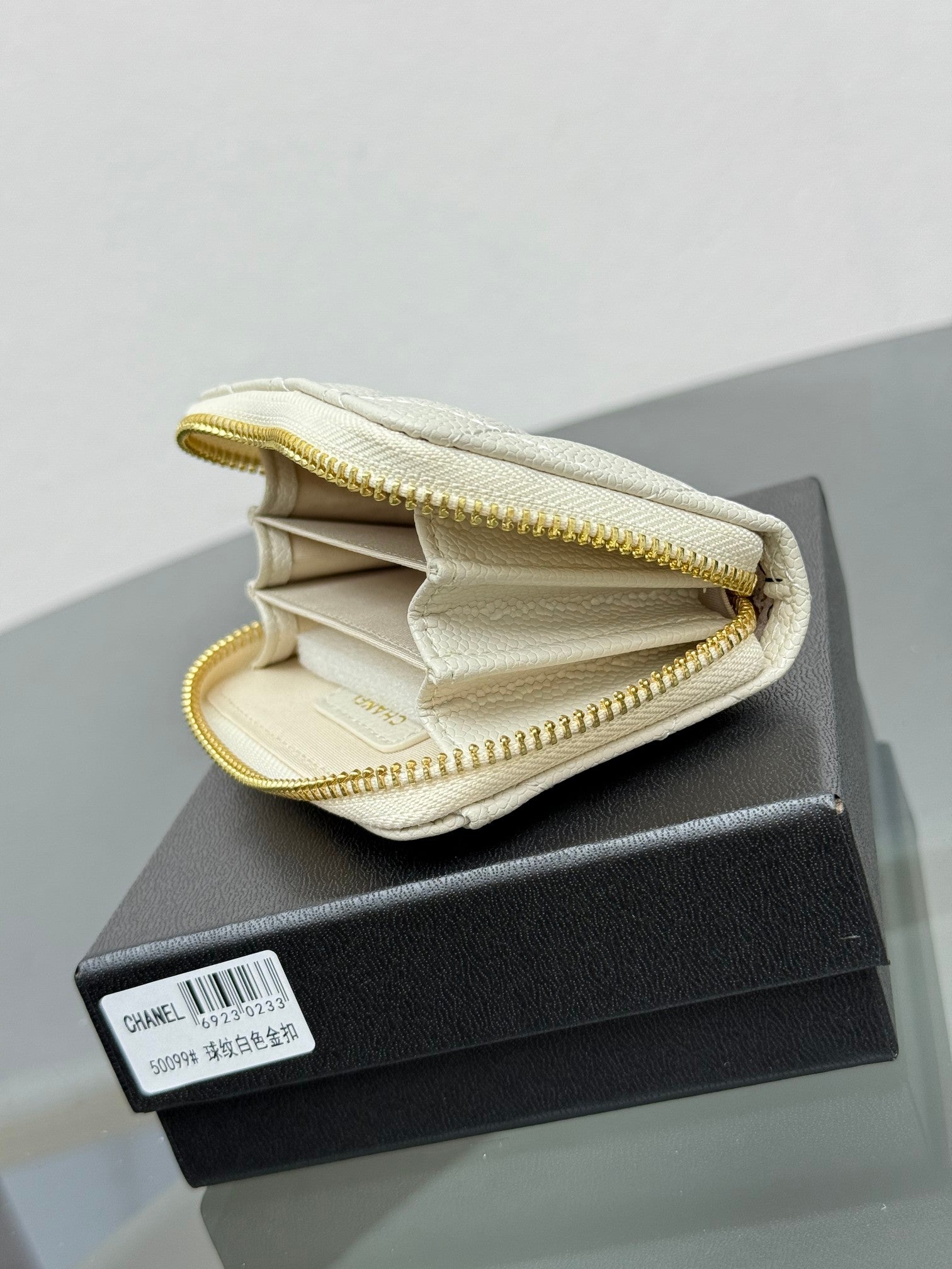 B1N36C10 Popular leather Wallets