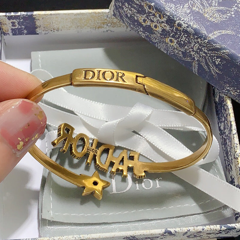 X1B12D505K  Popular Bracelets