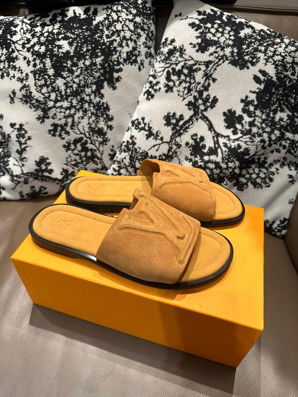 Z2Z85E25  Popular leather Shoes