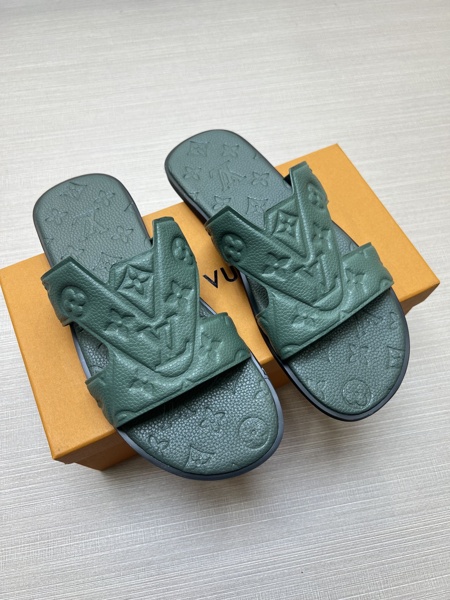 Z5ZE34 Popular slippers