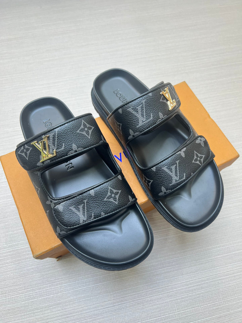 Z5ZE11 Popular slippers