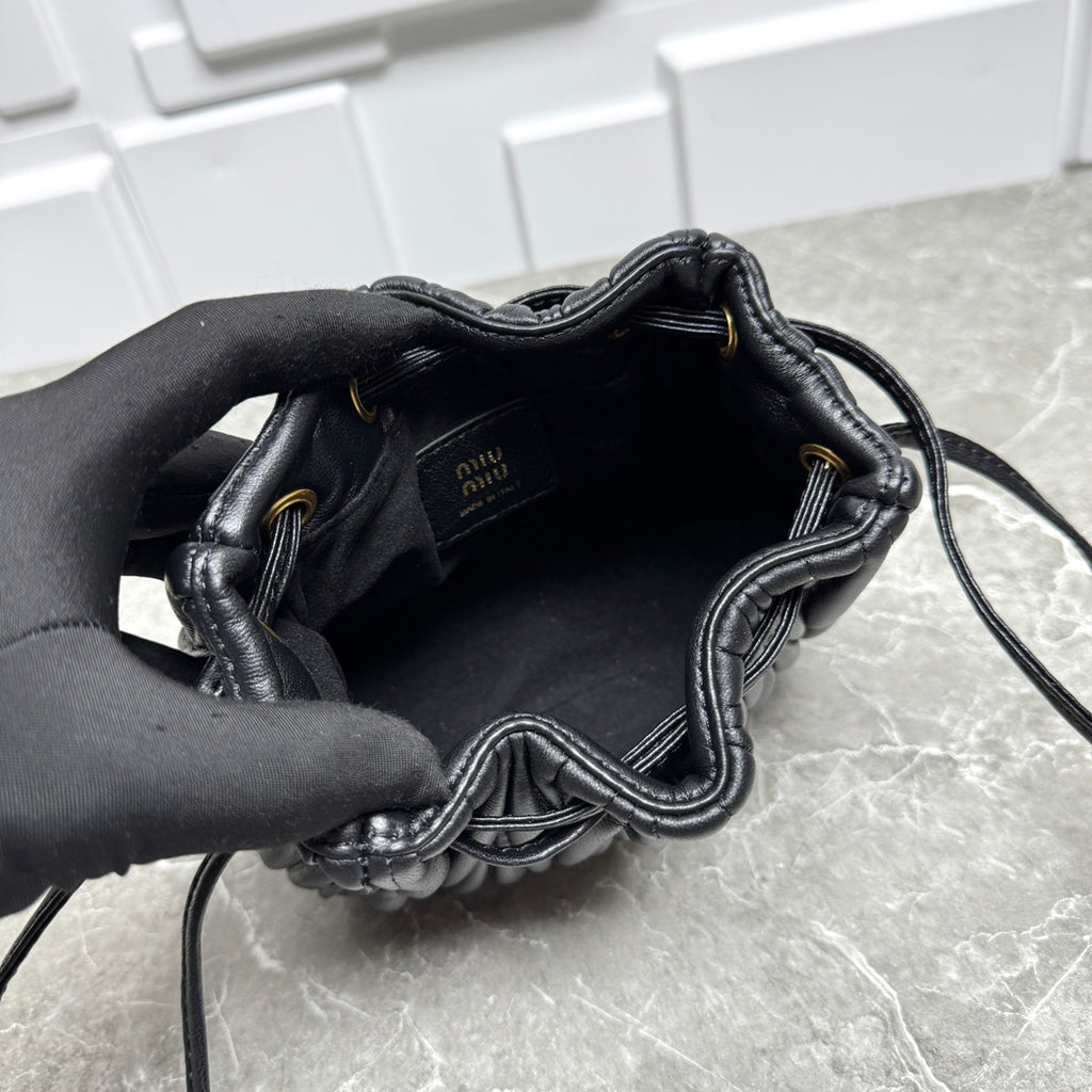 B1P36A81 Popular leather bag