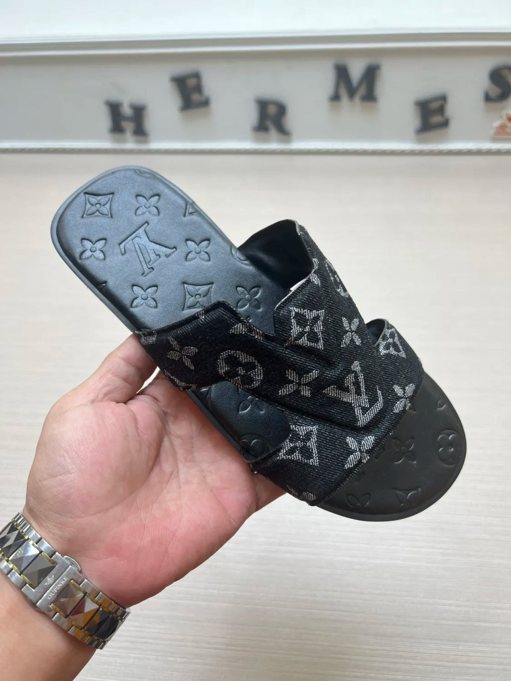 Z5ZE28 Popular slippers
