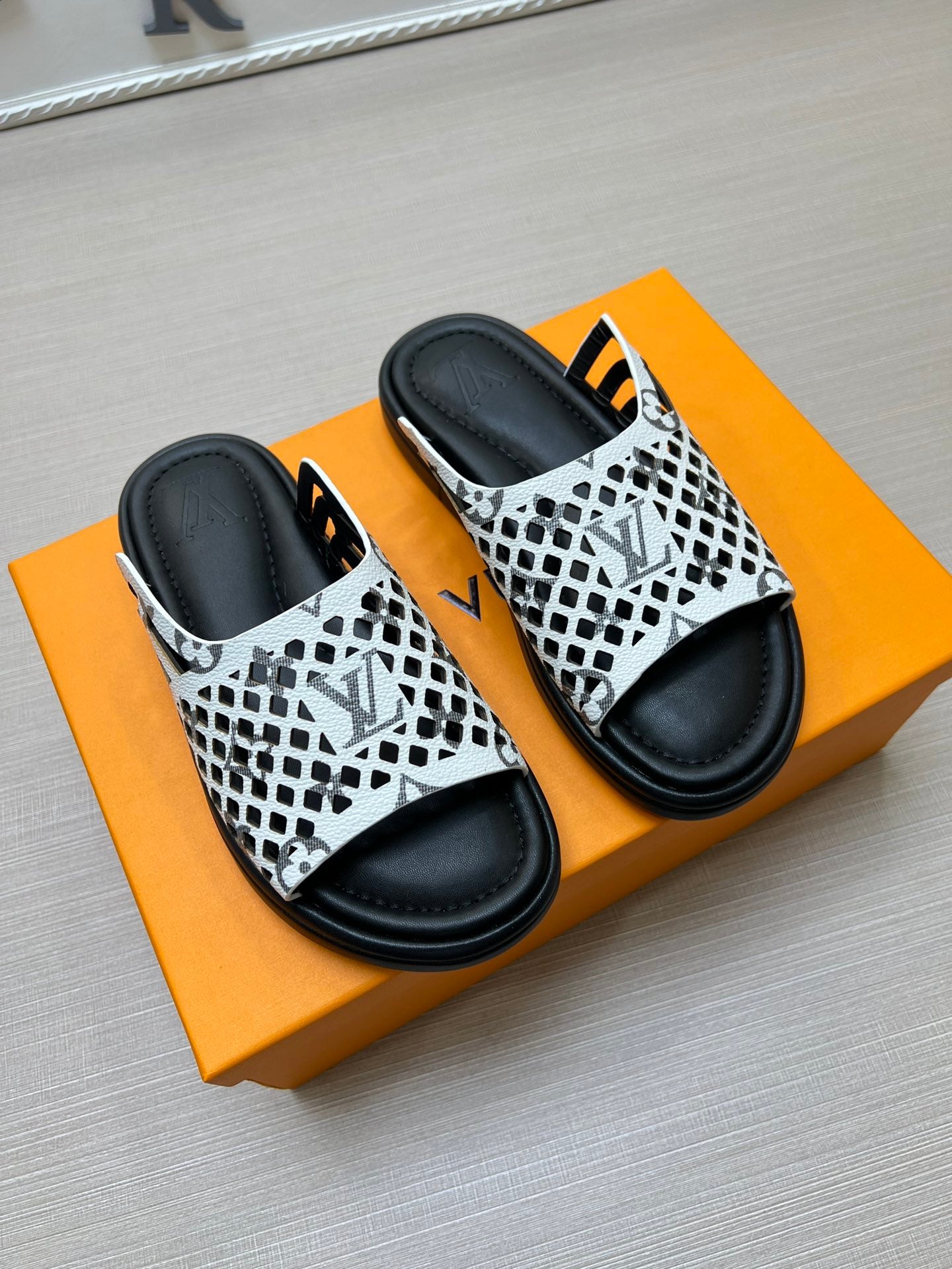 Z5ZE83 Popular slippers