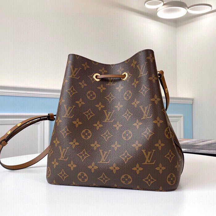 B1P20E81 Popular  leather bag 