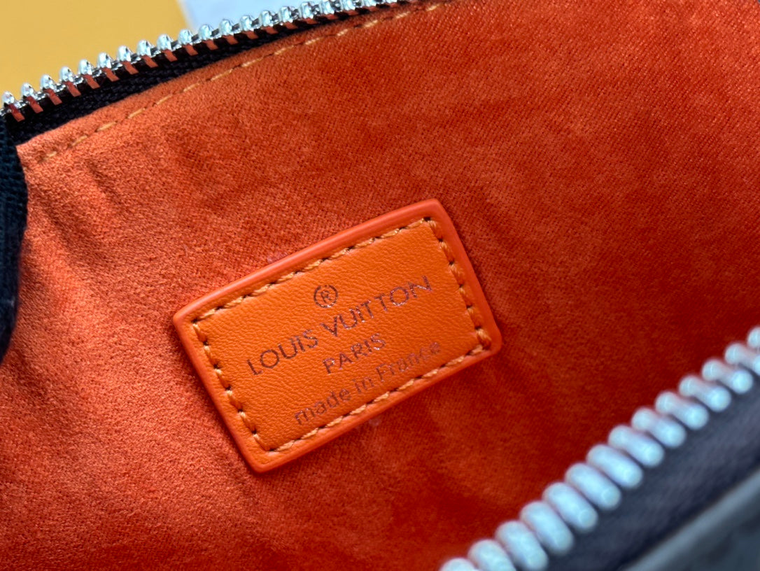 B1X55E20 Popular leather bag
