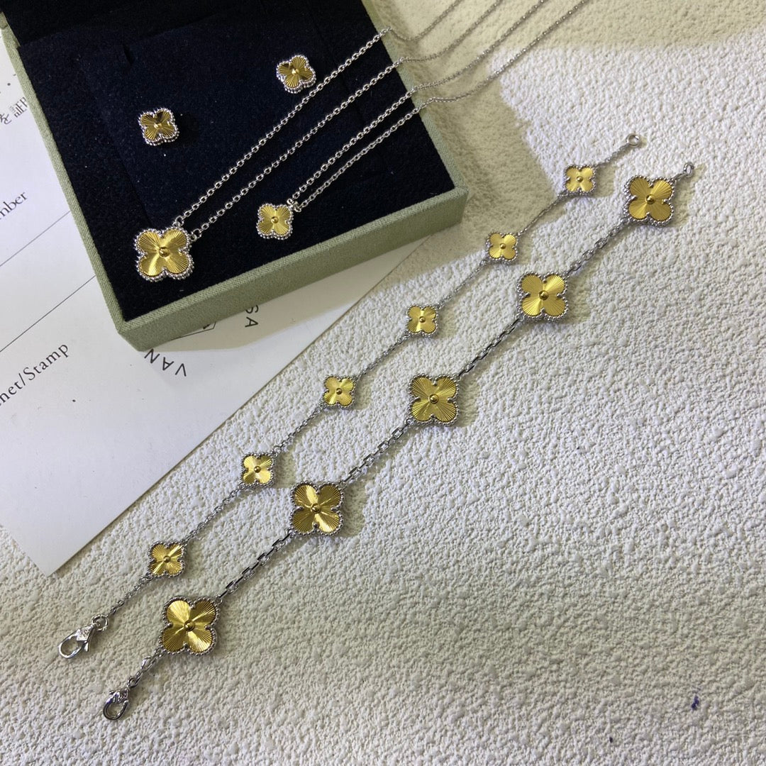 X5Q85VA271X Popular Necklaces. Bracelets. Earrings