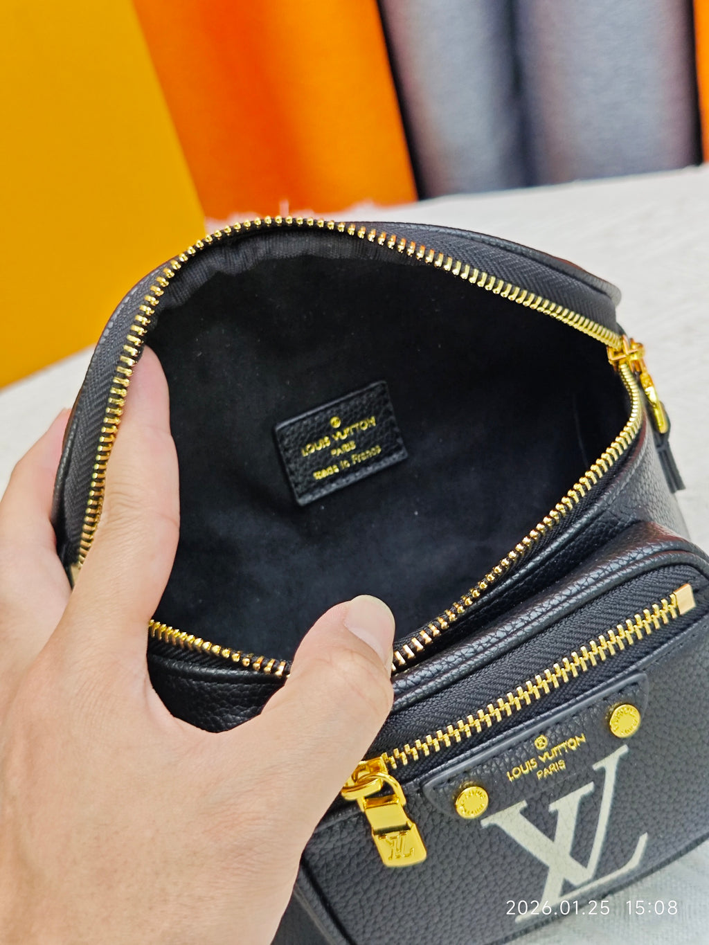 B1P46E76 Popular leather bag