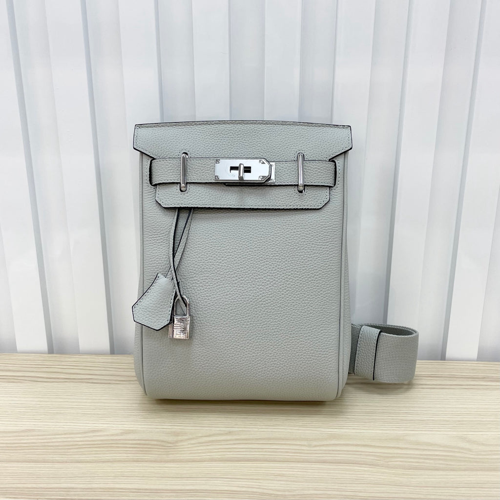 B1P36H45 Popular leather bag