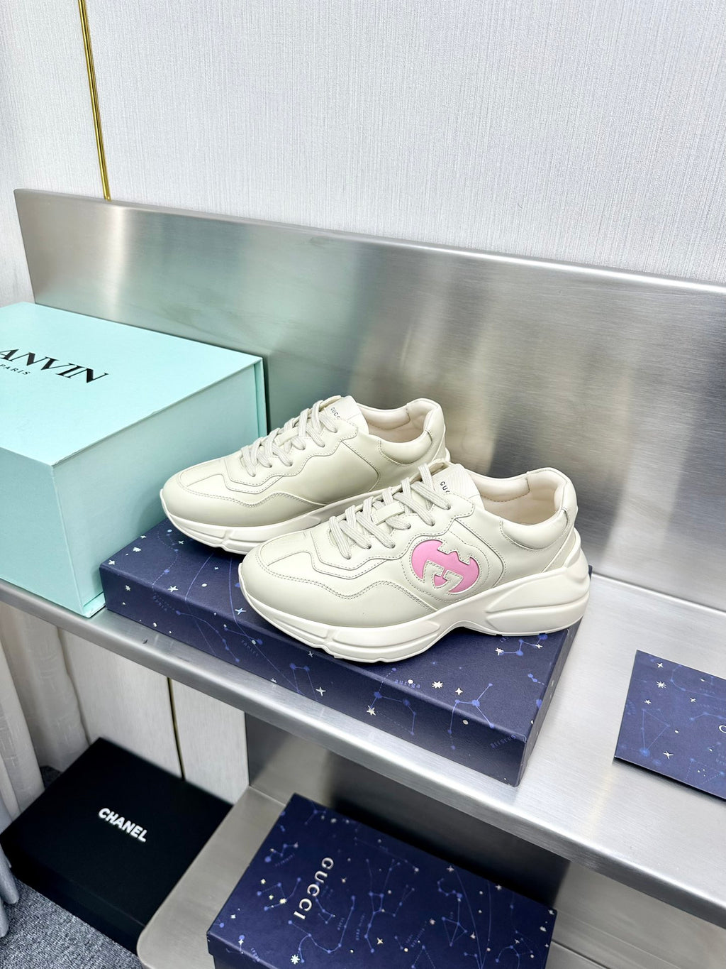 Z2Q95B152  Popular high-quality Shoes