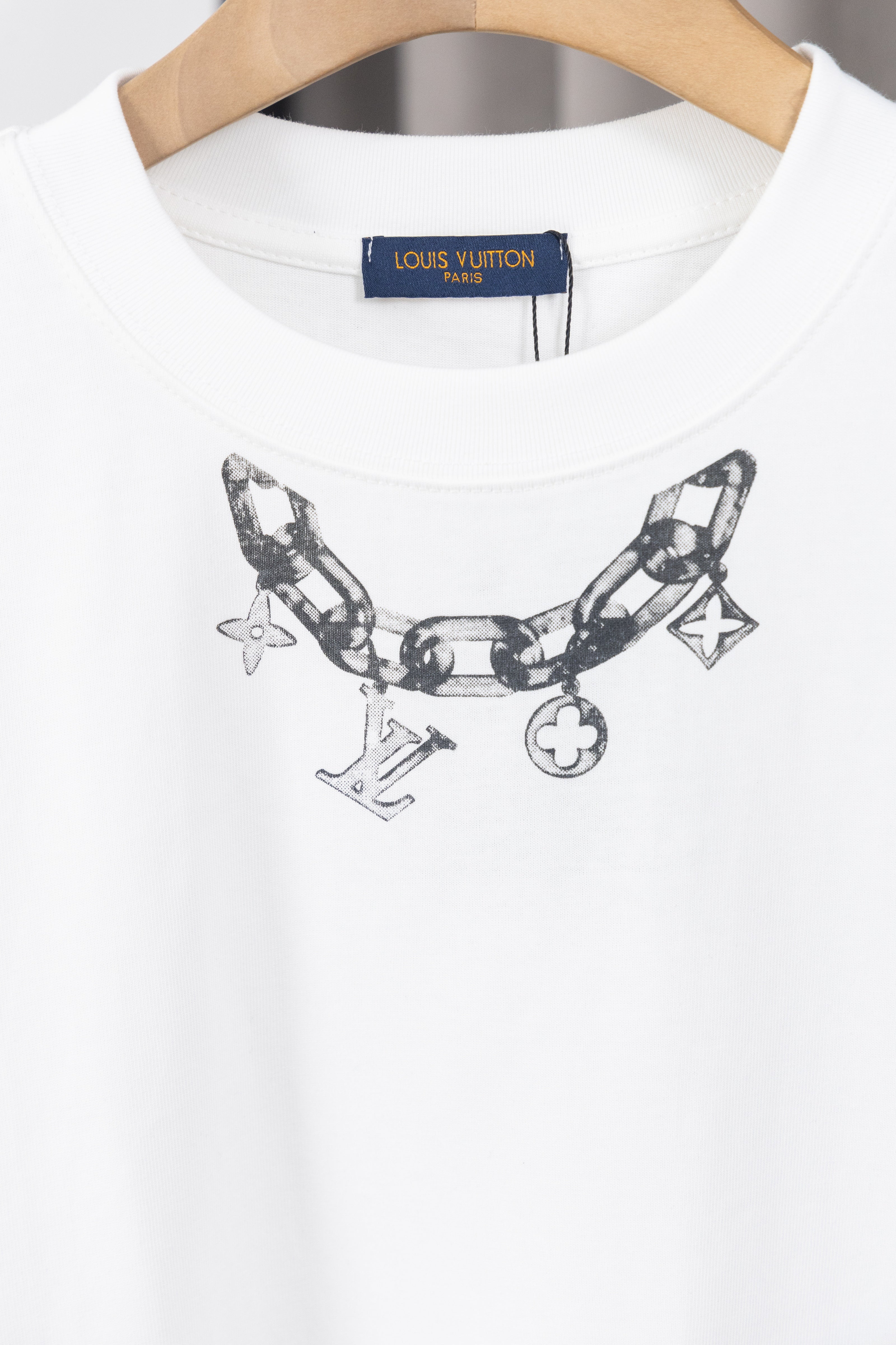 U1P36E137 Popular T-shirts