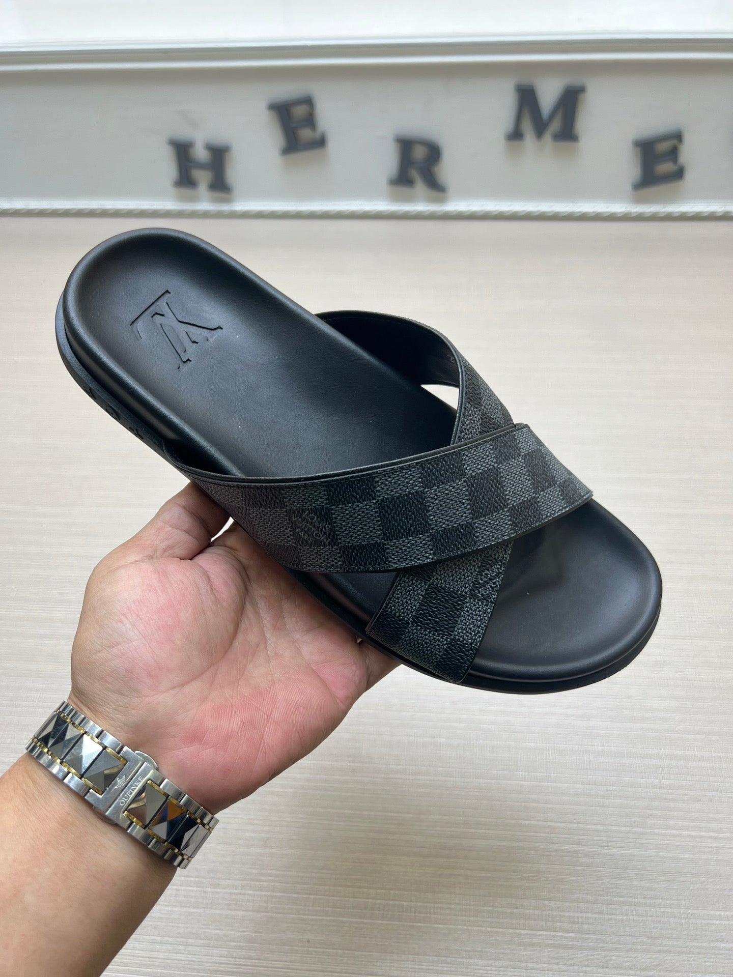 Z5ZE59 Popular slippers