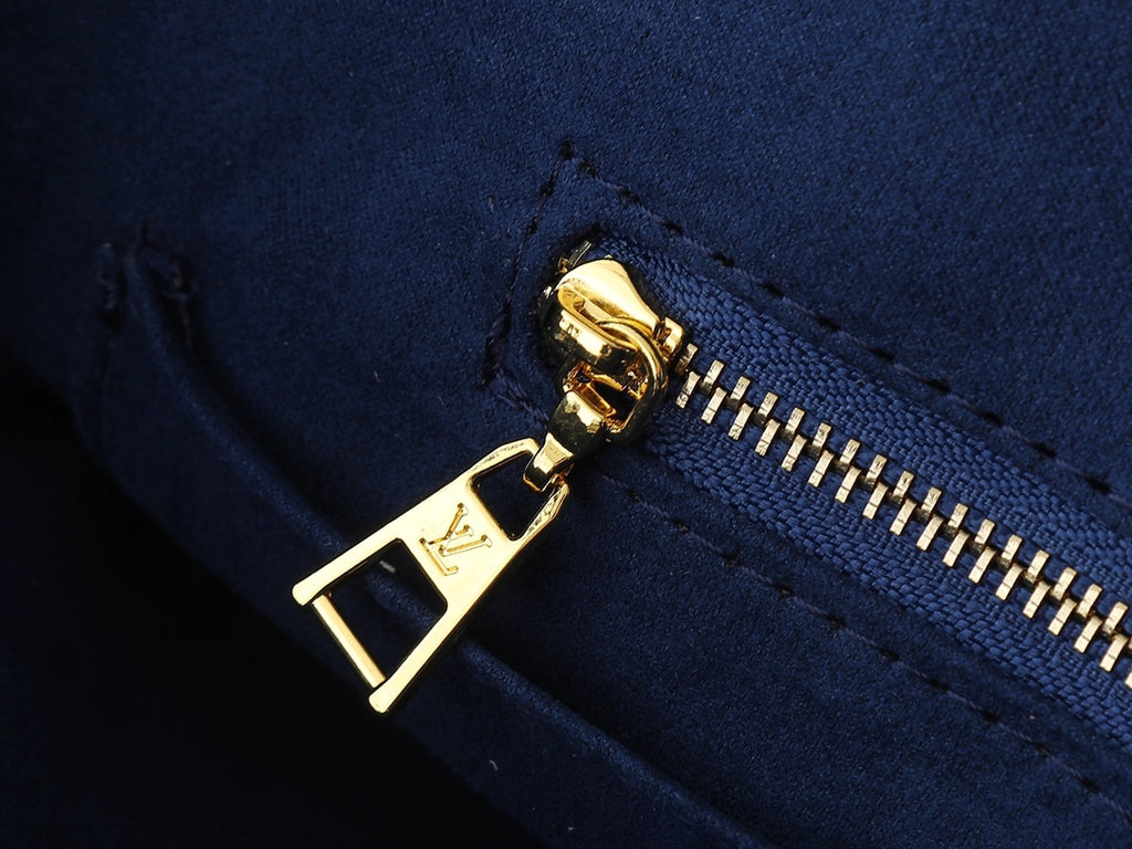 B1R15E22 Popular  genuine leather embroidered bag
