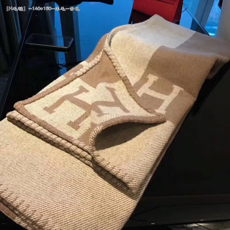 W1R86H28 Popular blanket