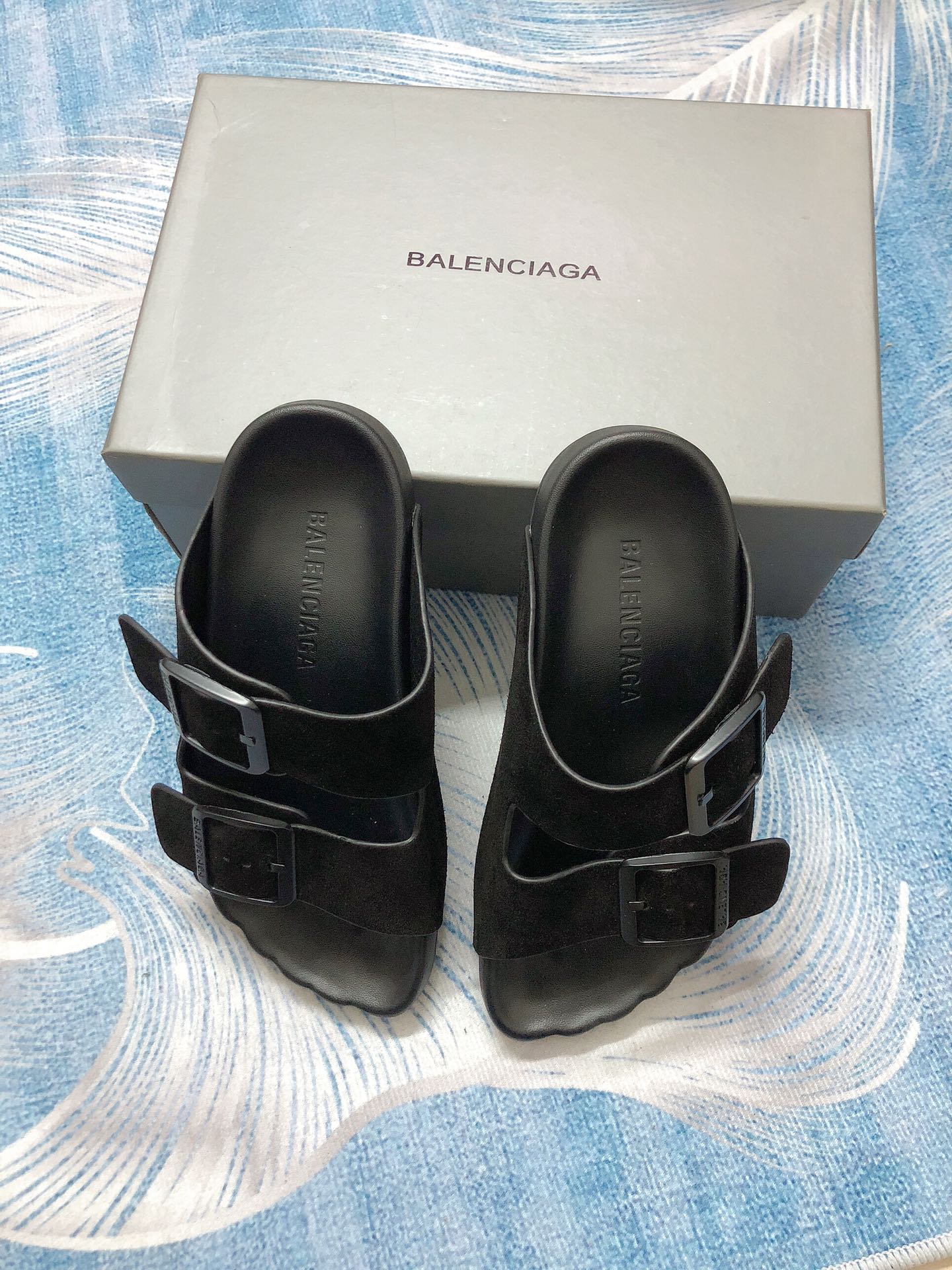 Z1Z54J192 Popular Slippers