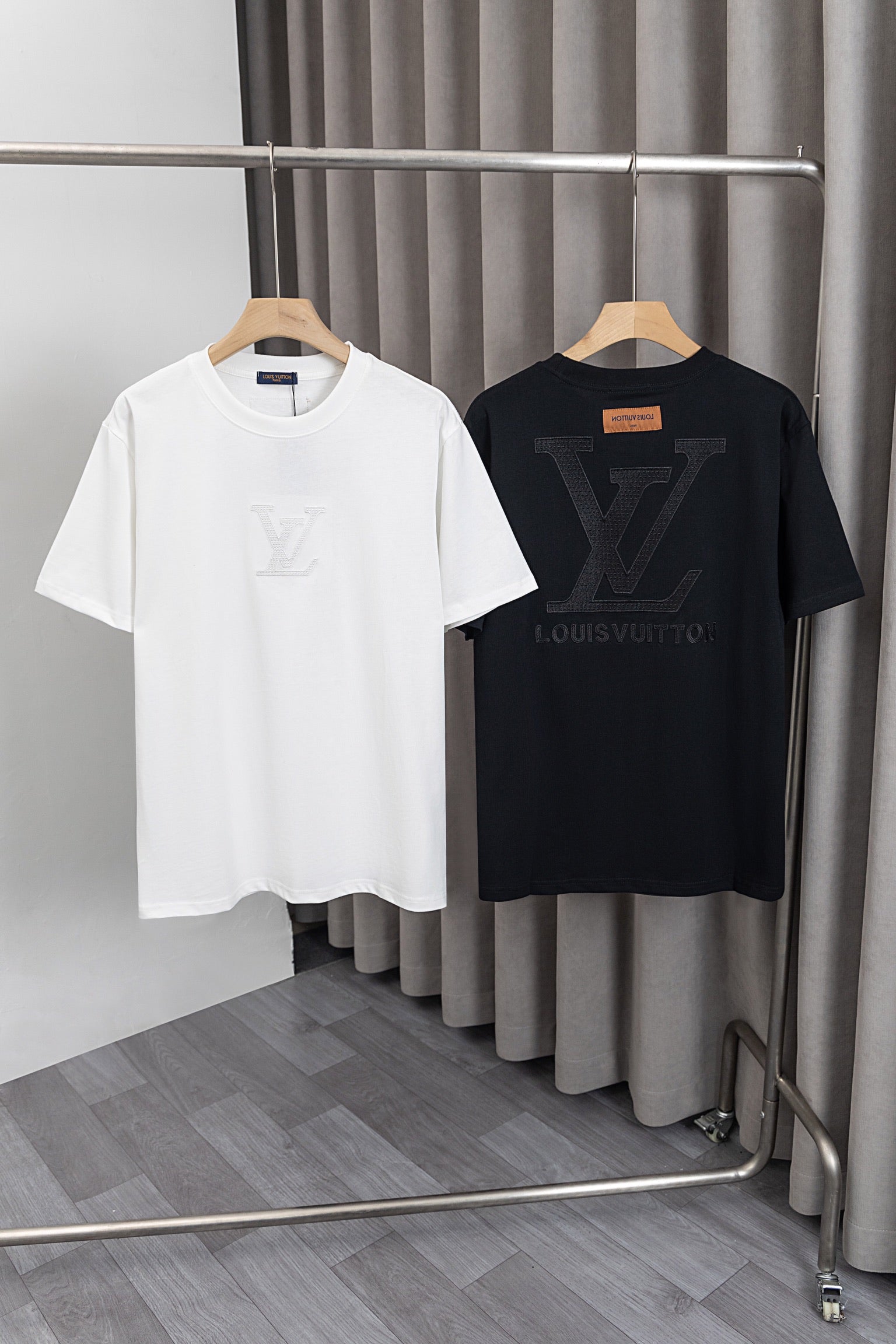 U1W25E3  Popular T-shirts