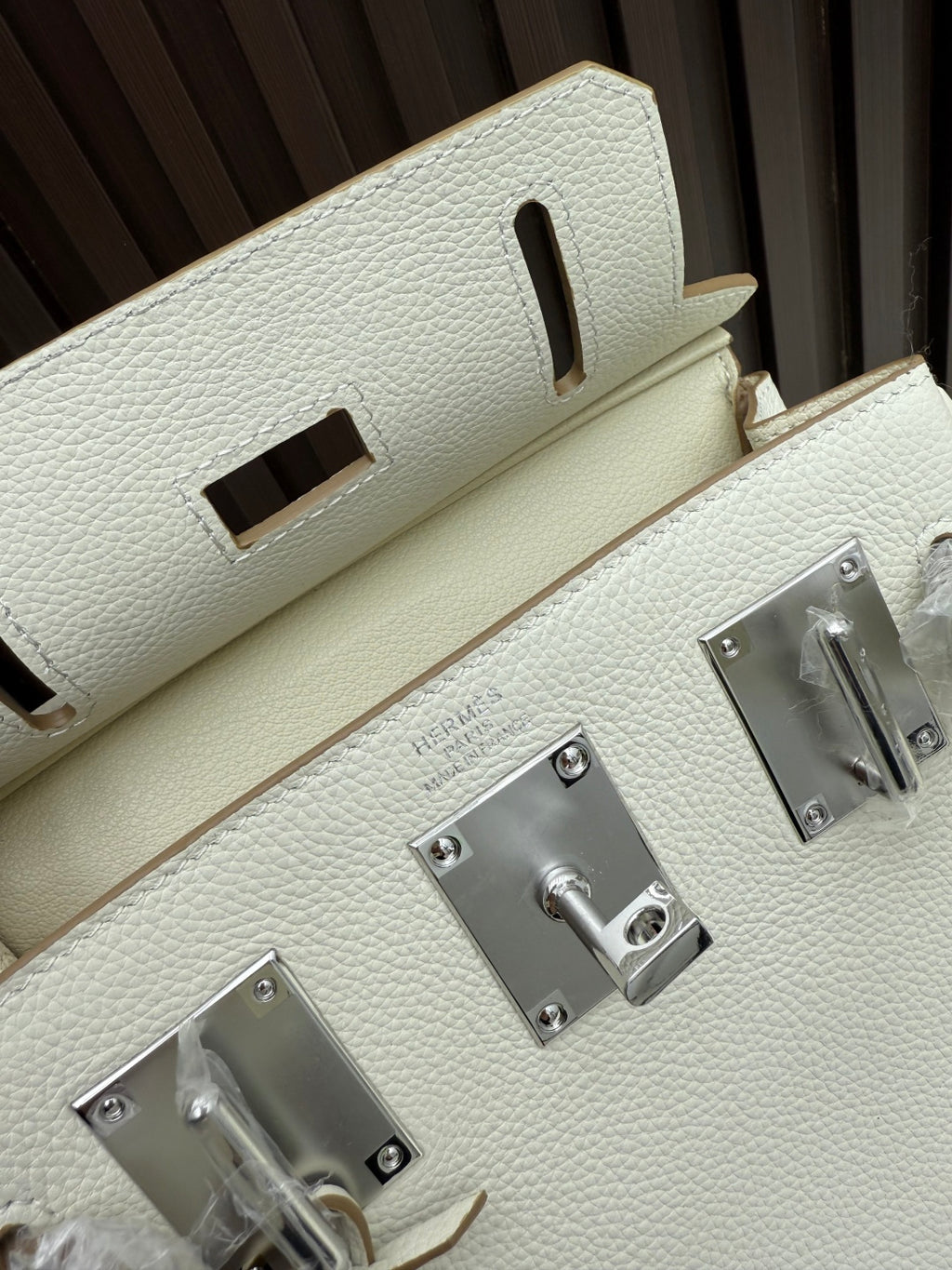 B1P36H46 Popular leather bag