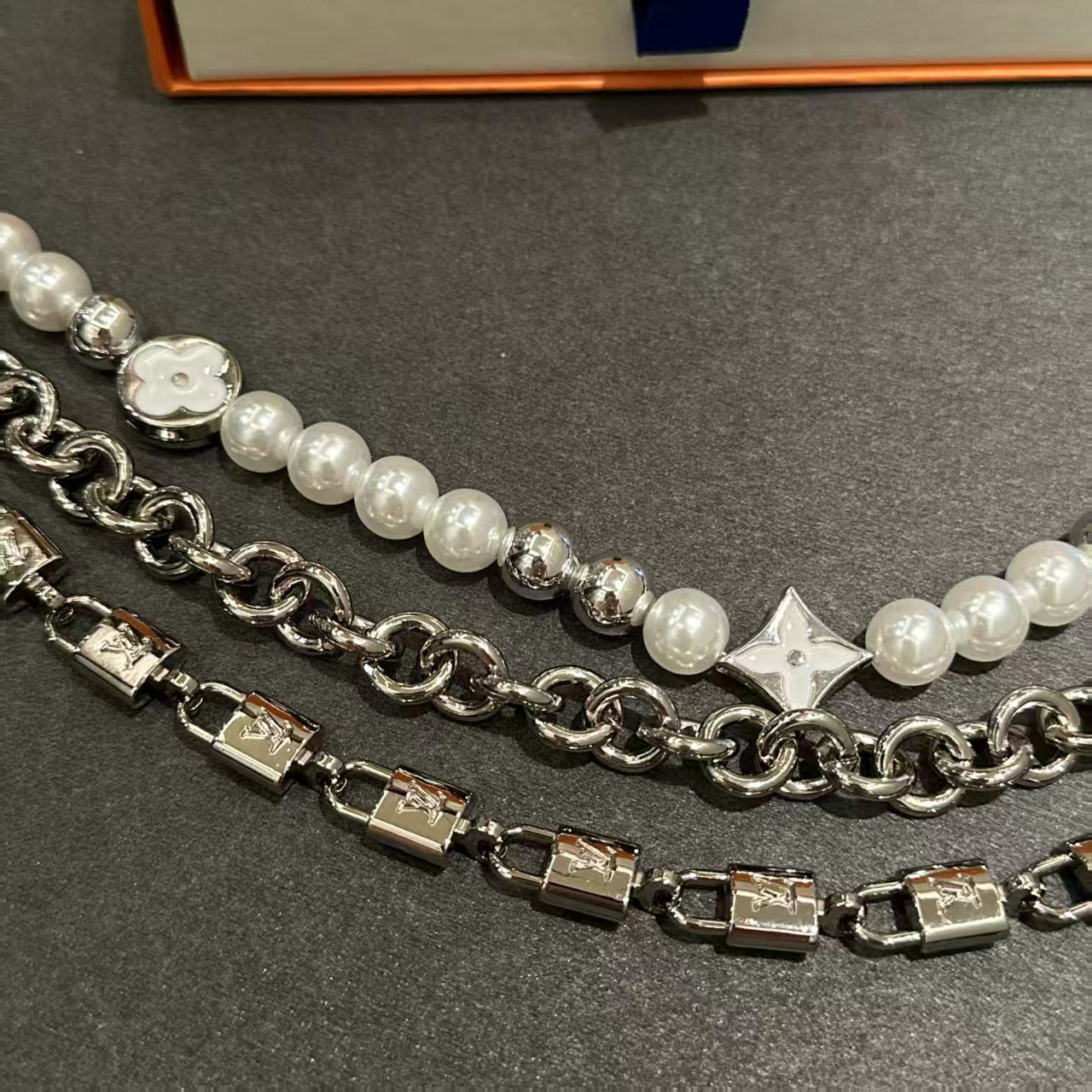 A1R46E14 Popular bag 's charms accessories