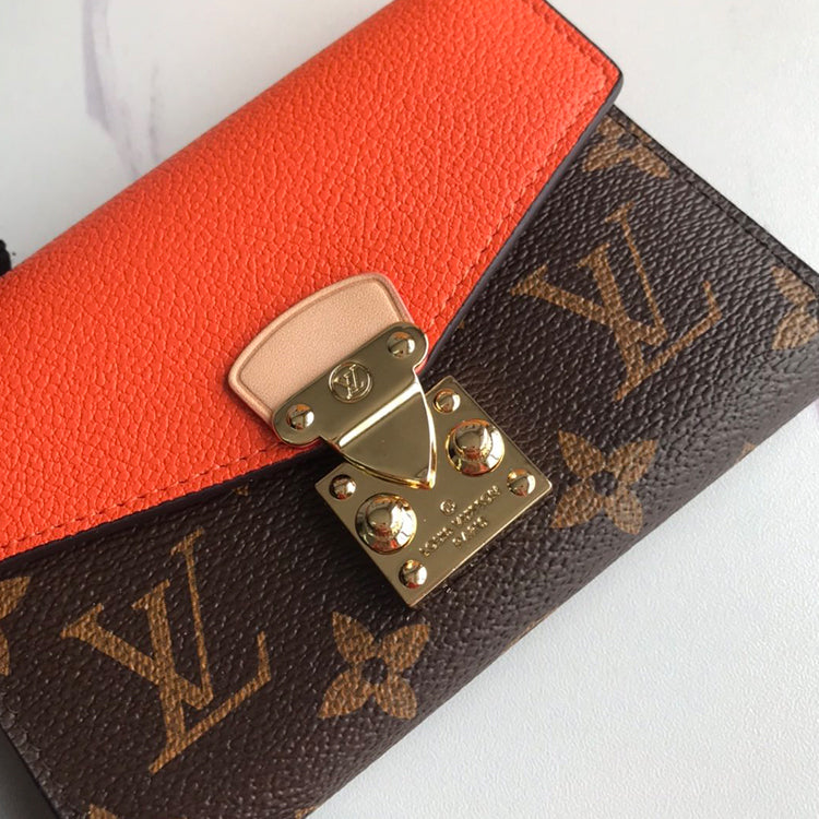 B1P20E10 Popular leather wallets