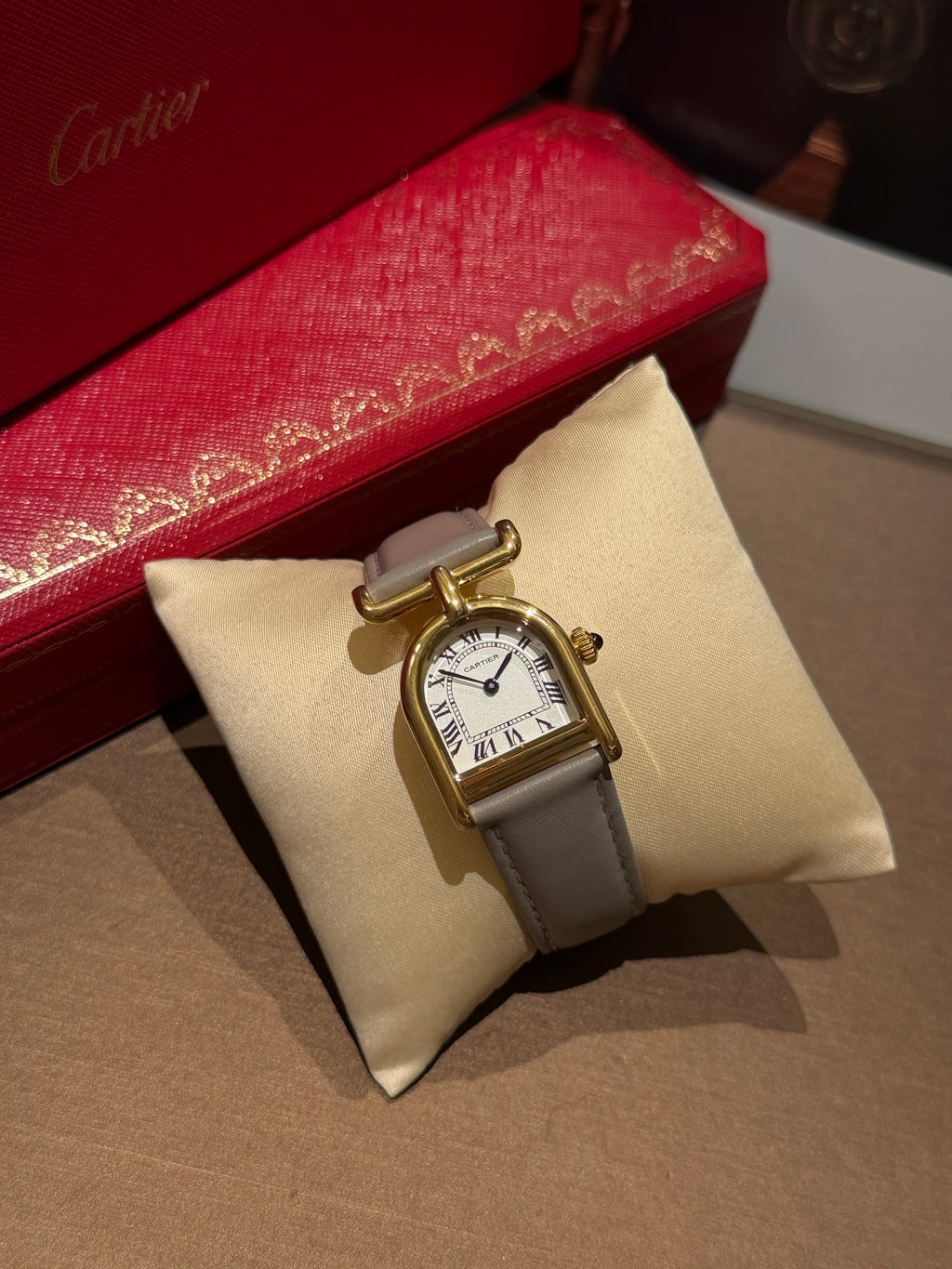 L1R36K104 Popular Watches (The total length of the watch is 23.5cm)