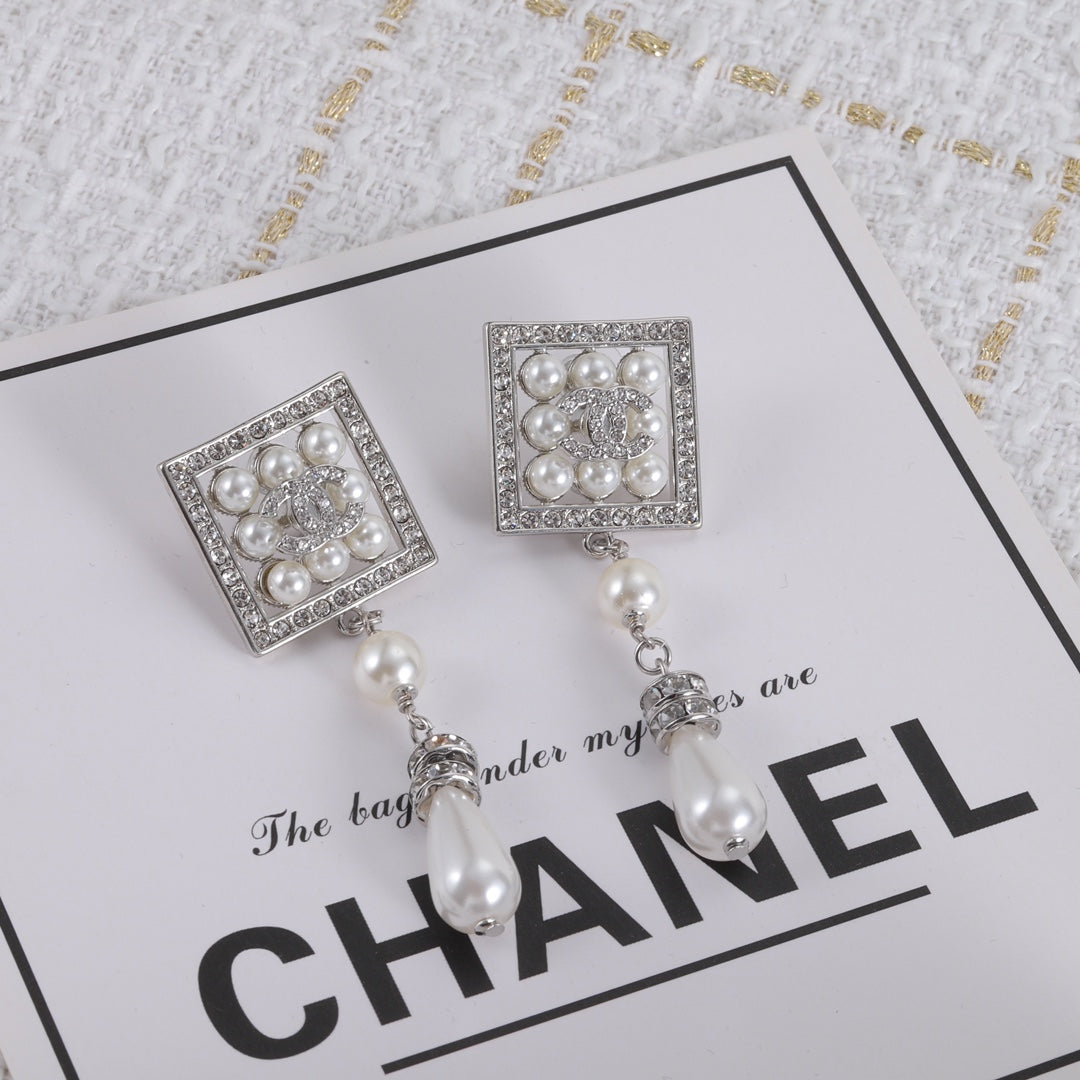 X1Z54C376E Popular Earrings