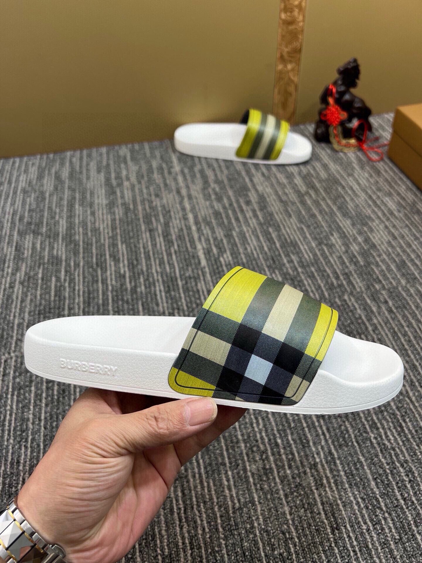 Z5Z35R261 Popular Slippers