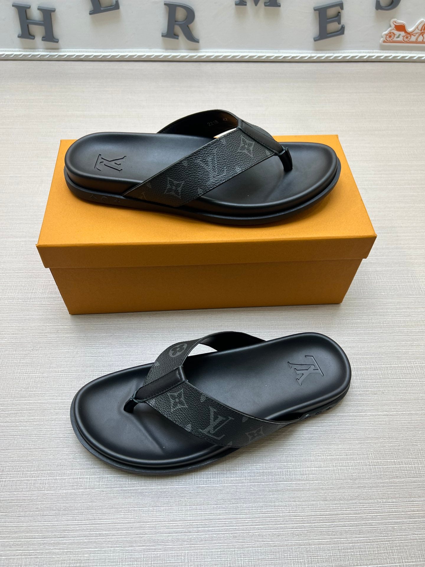 Z5ZE56 Popular slippers