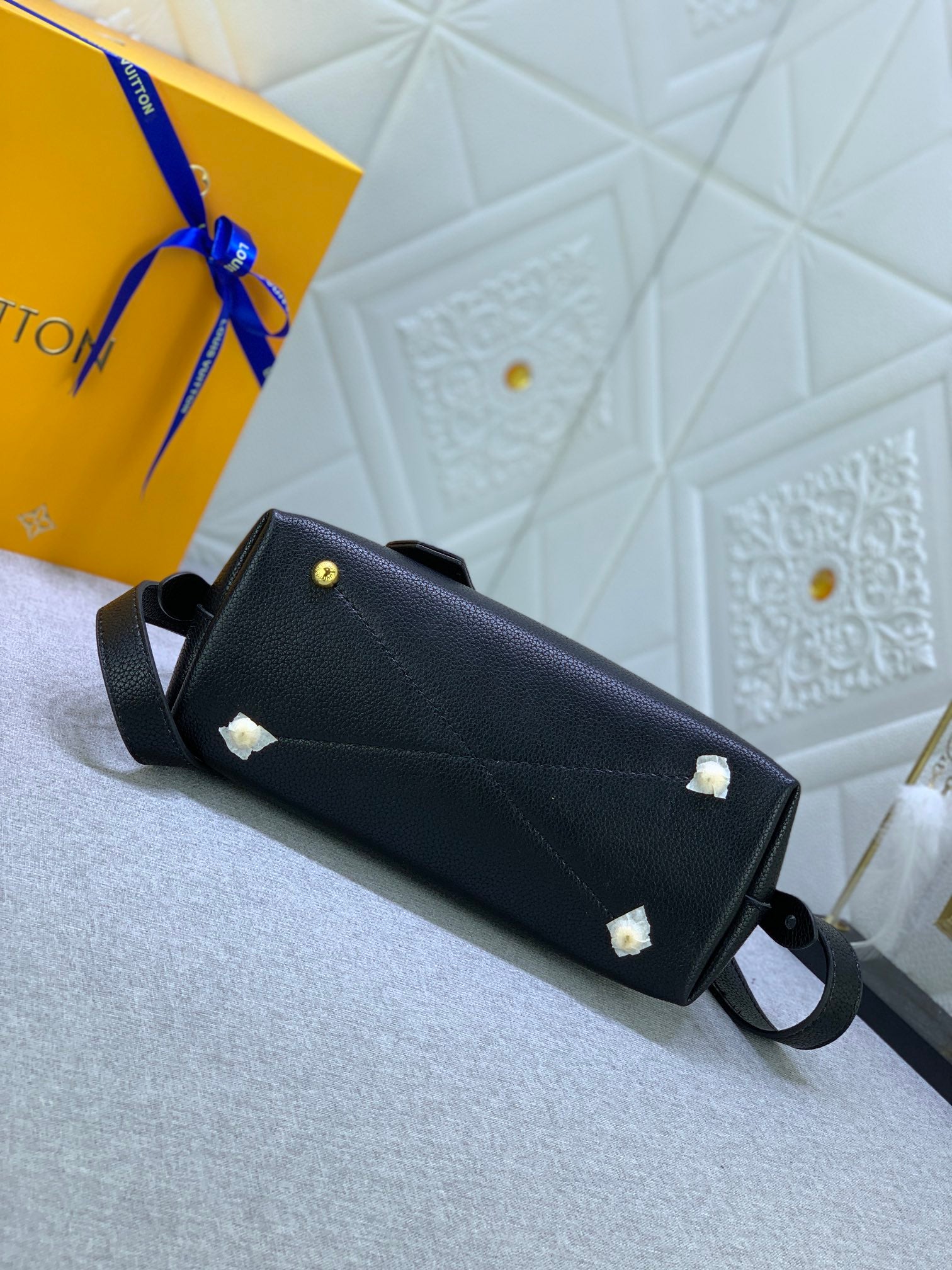 B12X44E319 Popular  leather bag 