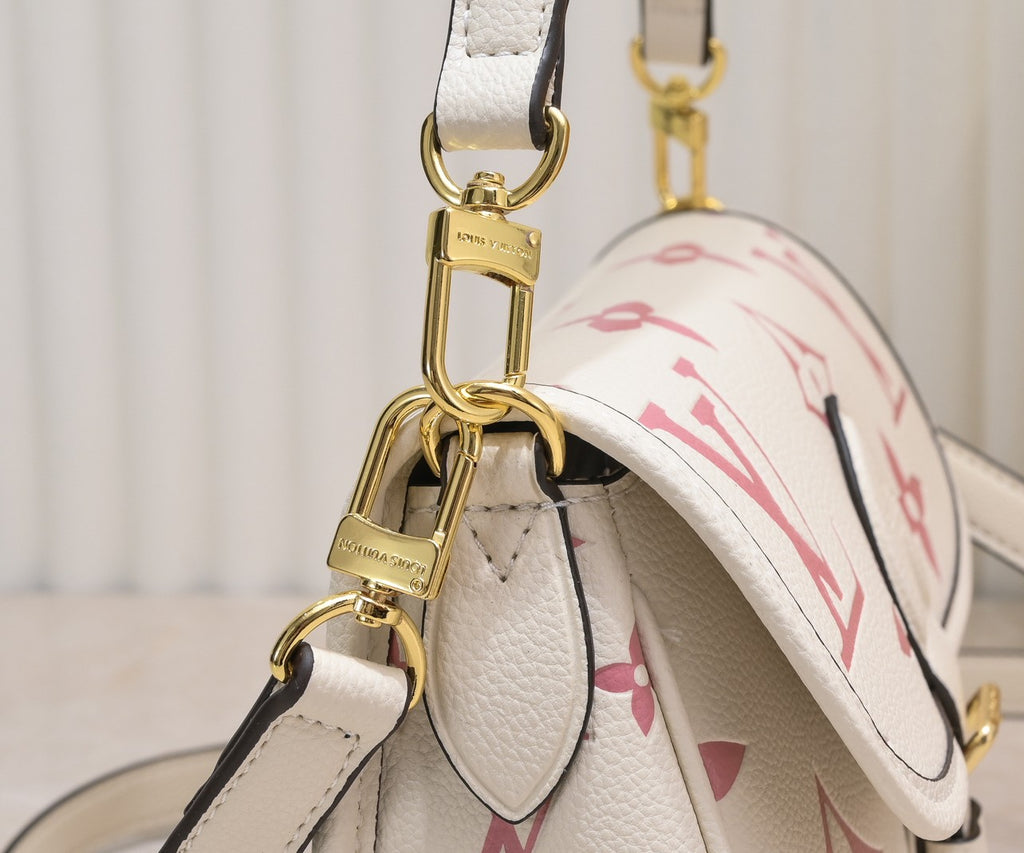 B1P36E40 Popular leather bag