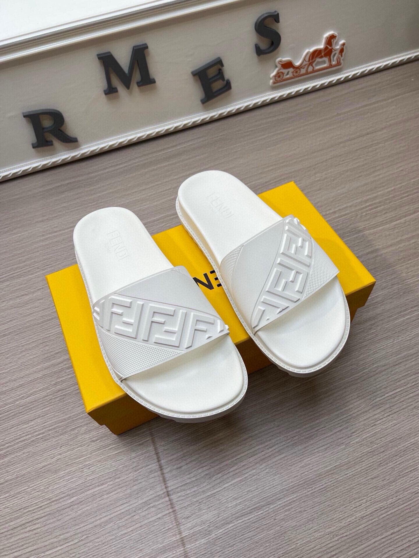 Z5Z35F283 Popular Slippers