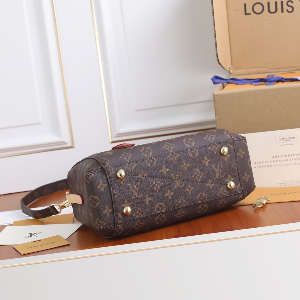 B12X44E317 Popular   leather bag 