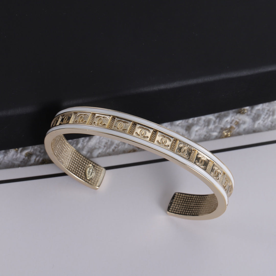 X1Z34C315K  Popular Bracelets