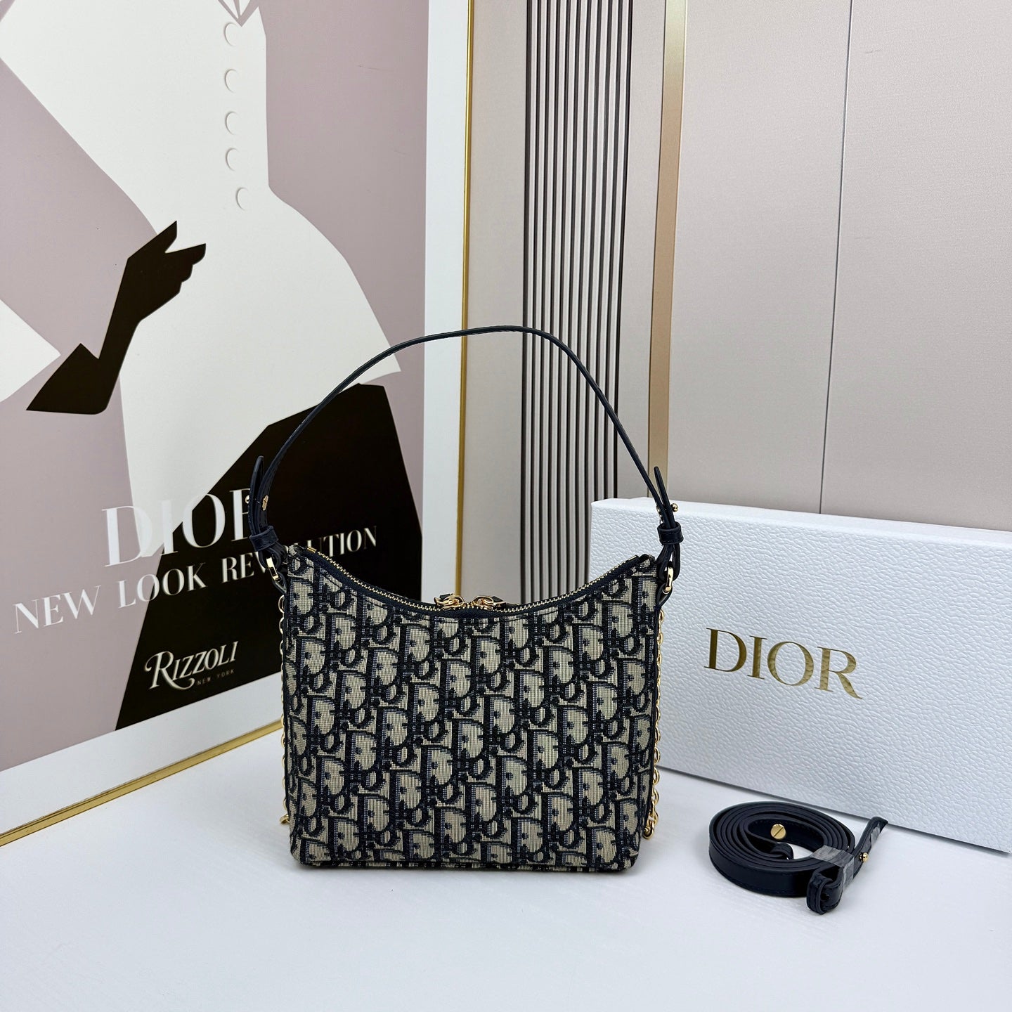 B1R15D67  Popular  bag