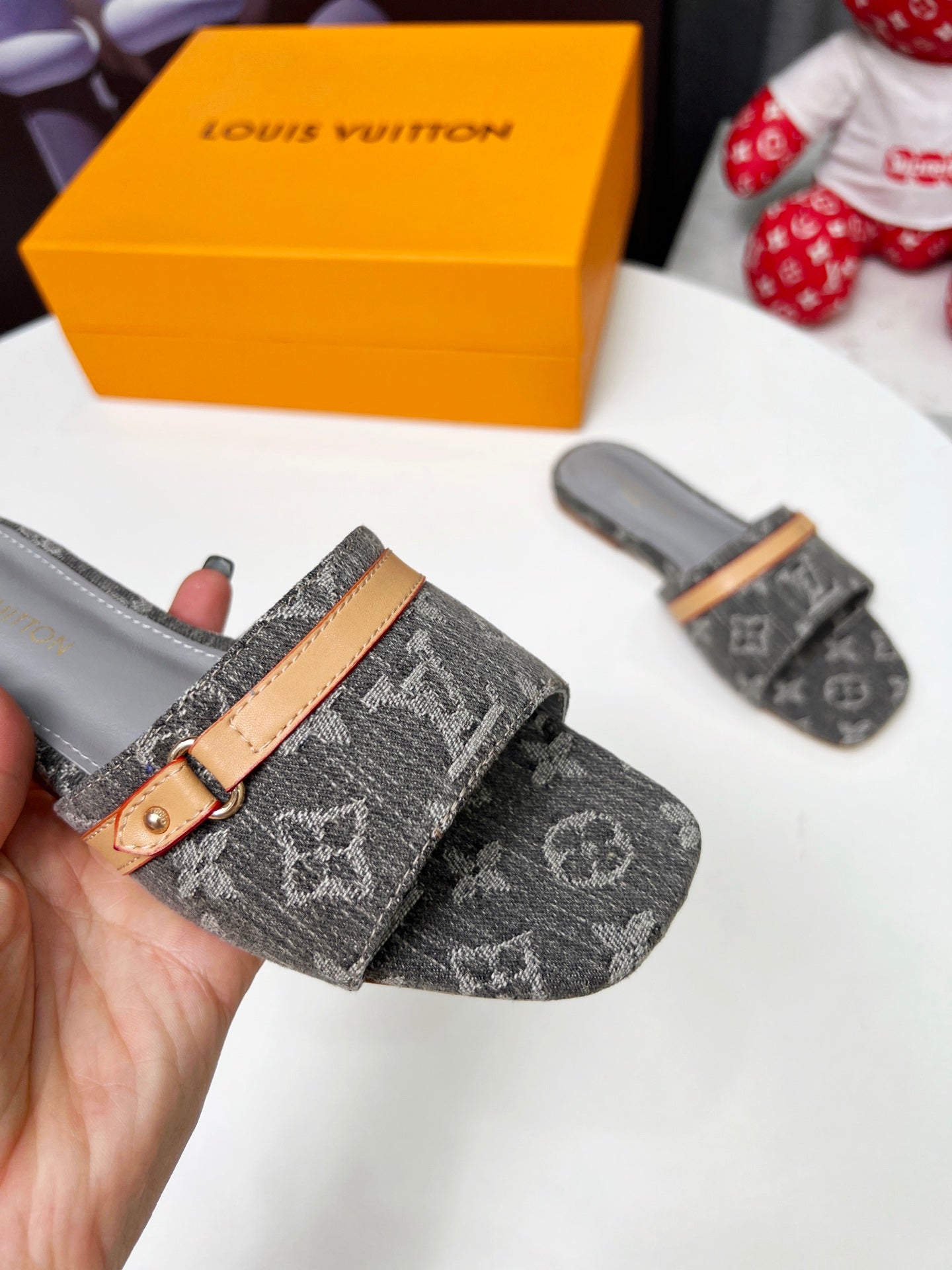 Z2R45E23  Popular high-quality shoes