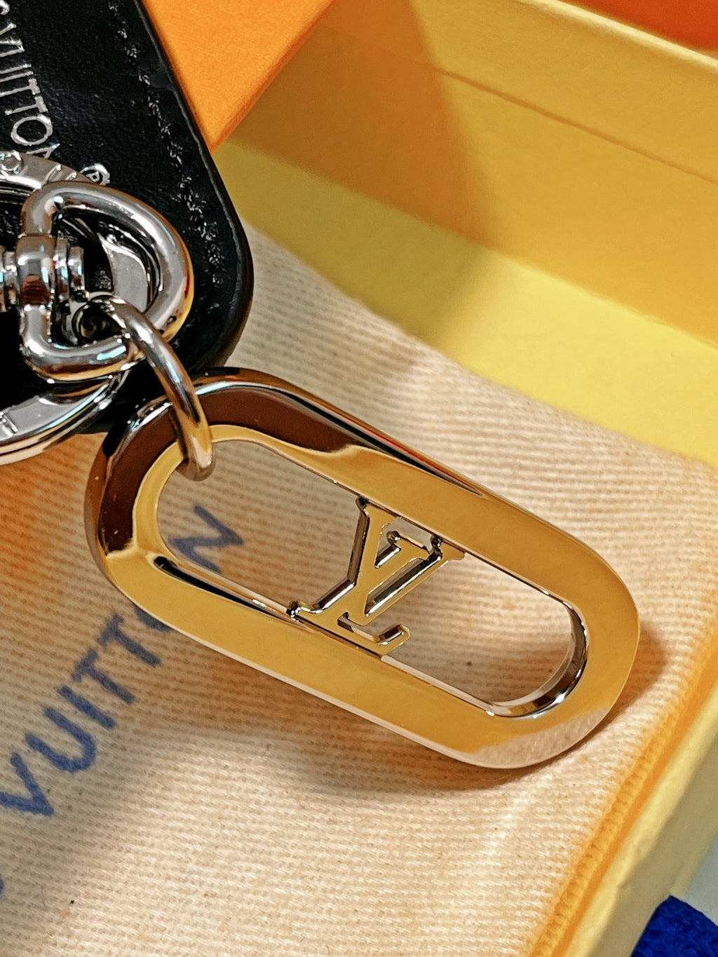 A1Z84E61  Popular key closure